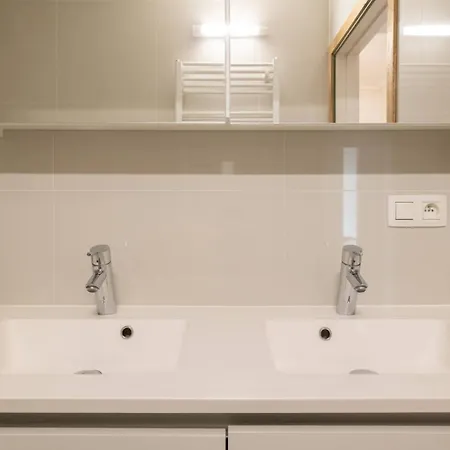Spacious 2-bedroom With Breathtaking Sea View T68 Appartement *