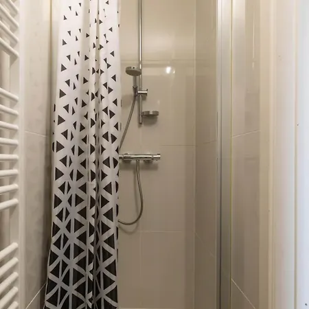 Spacious 2-bedroom With Breathtaking Sea View T68 *